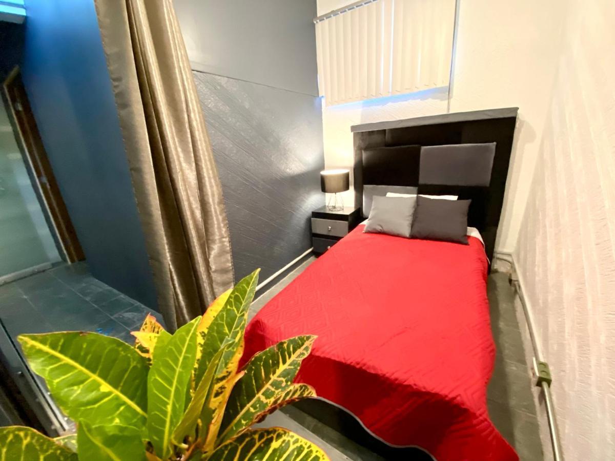 Roomies Hostel Reforma-El Angel 멕시코 시 외부 사진